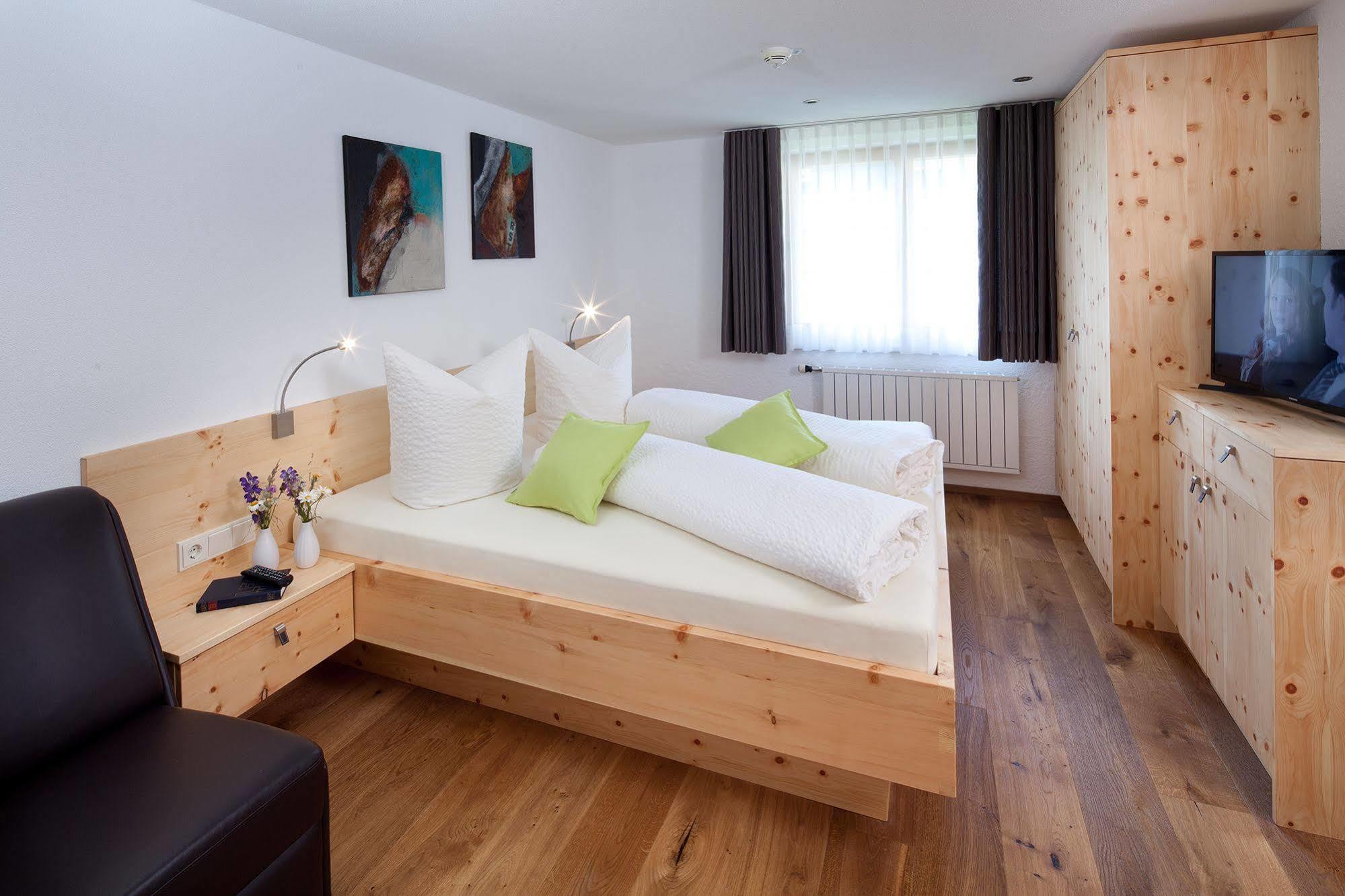Aparthotel Brunnenhof Damuels Exterior photo